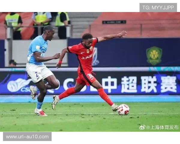 海港对阵英博控球率占优，中场调度掌控比赛节奏